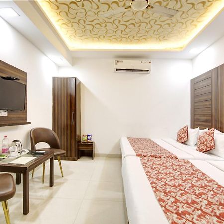 Hotel Devrana Delhi Airport 新德里 外观 照片