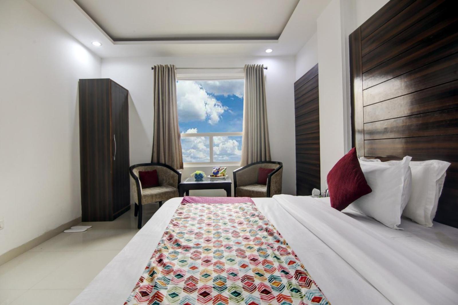 Hotel Devrana Delhi Airport 新德里 外观 照片