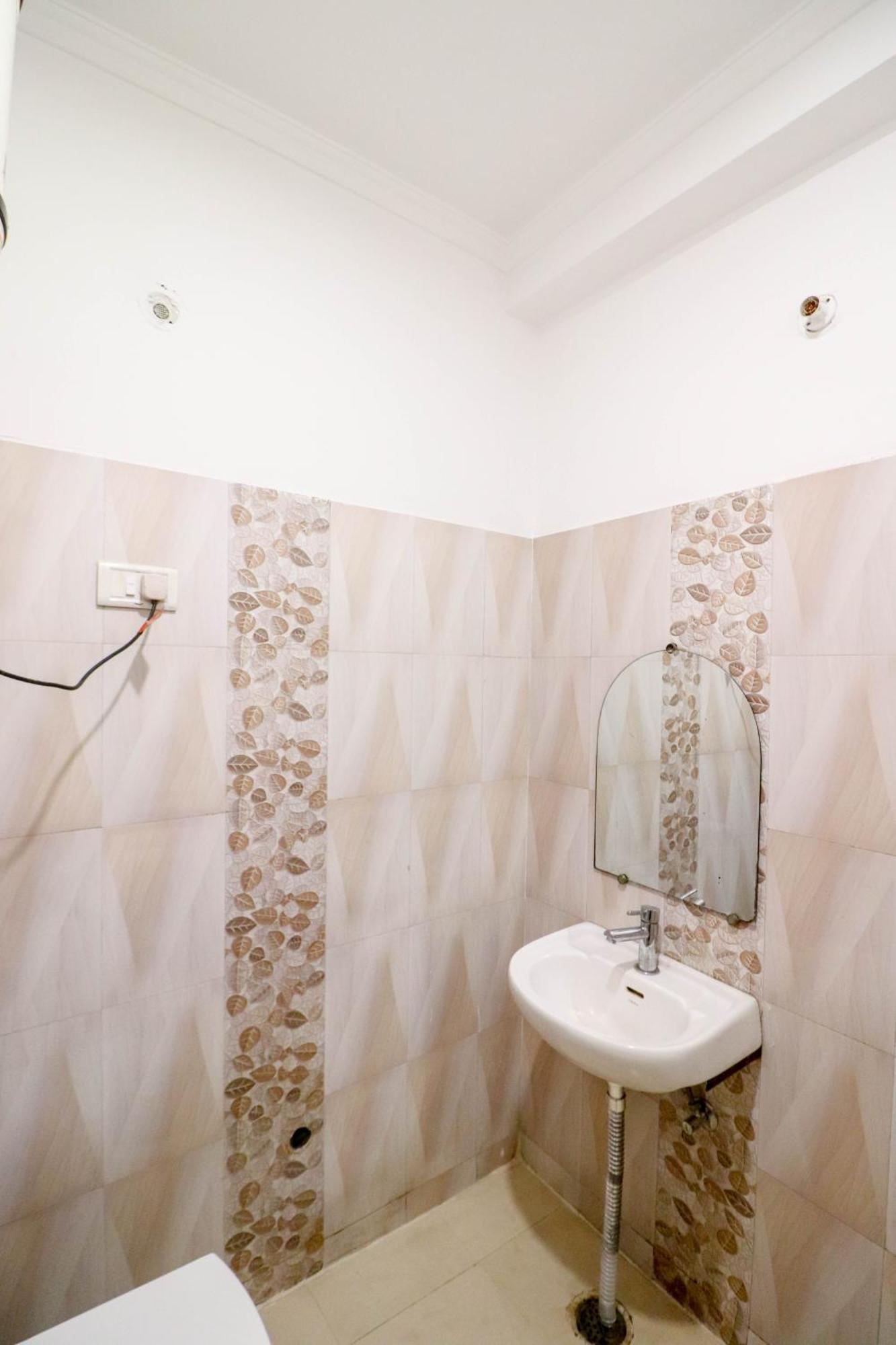 Hotel Devrana Delhi Airport 新德里 外观 照片